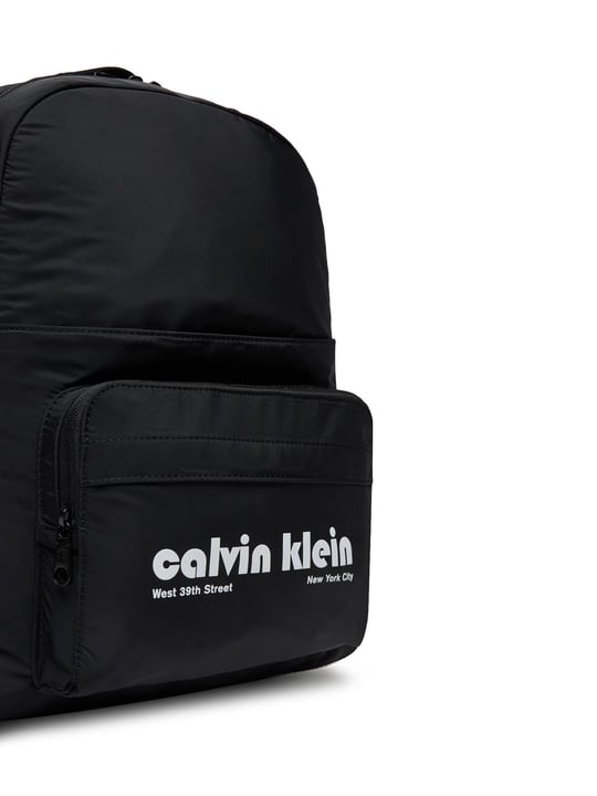 Calvin Klein Calvin Klein Erkek Logo Baskılı Fermuarlı Ön Bölmeli Geniş İç Hacimli Siyah Sırt Çantası LV04G3162G-UB1