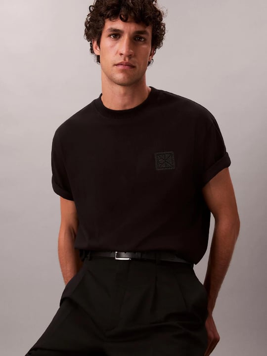 Calvin Klein Calvin Klein Erkek Regular Fit Pamuklu Göğüste CK Logolu Bisiklet Yaka Kısa Kollu Siyah T-Shirt LV04LD224G-UB1