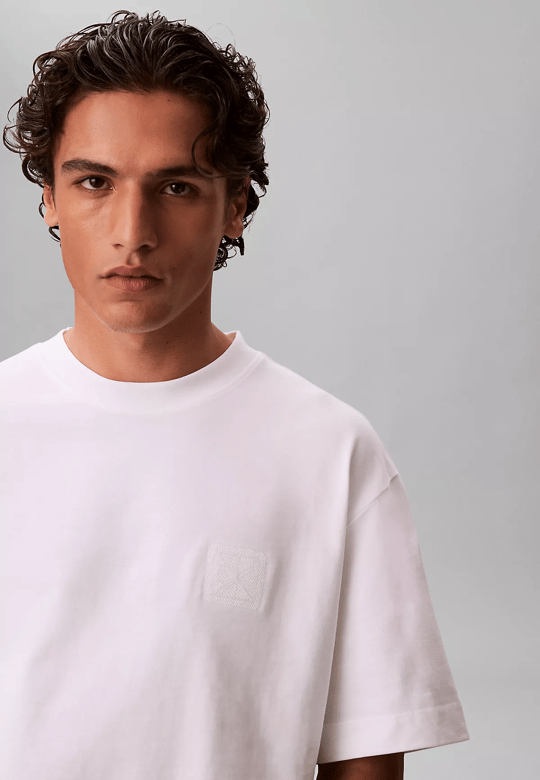 Calvin Klein Calvin Klein Erkek Regular Fit Pamuklu Göğüste CK Logolu Bisiklet Yaka Kısa Kollu Beyaz T-Shirt LV04LD224G-YAF