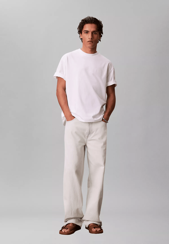 Calvin Klein Calvin Klein Erkek Regular Fit Pamuklu Göğüste CK Logolu Bisiklet Yaka Kısa Kollu Beyaz T-Shirt LV04LD224G-YAF