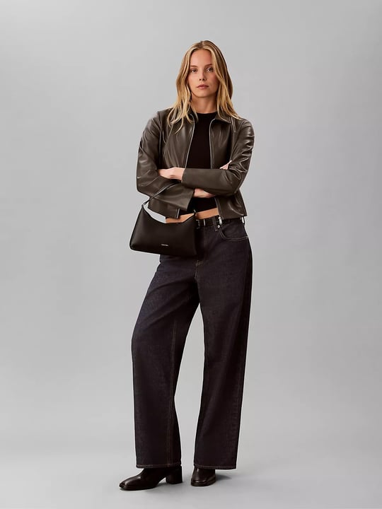 Calvin Klein Calvin Klein Kadın Ayarlanabilir Calvin Klein Yazılı Deri Fermuar Kapama Siyah Çanta LV04F3890G-332
