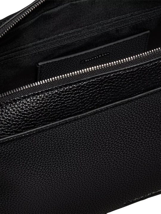 Calvin Klein Calvin Klein Kadın Çıkarılabilir Askılı Fermuarlı Logo Detaylı Siyah Çanta LV04F3642G-UB1