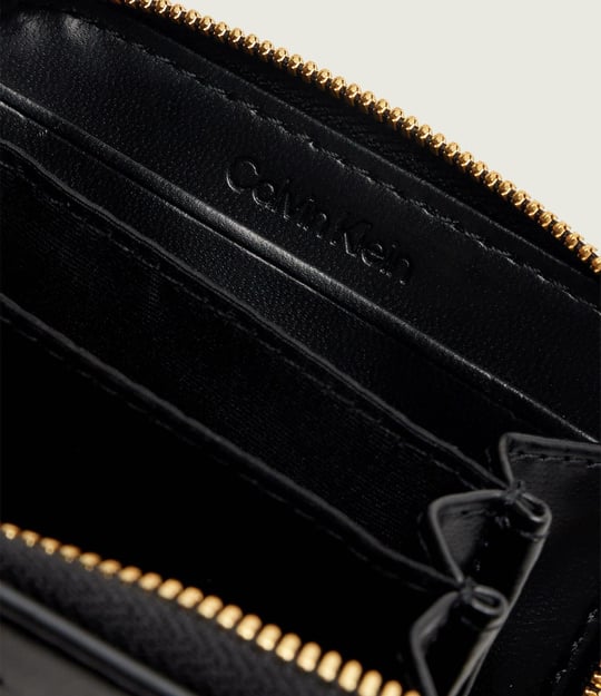 Calvin Klein Calvin Klein Kadın CK Desenli Fermuar Kapamalı Kart Bölmeli Siyah Cüzdan LV04F1154G-UB1