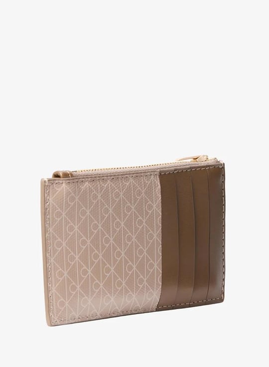 Calvin Klein Calvin Klein Kadın CK Desenli Fermuar Kapama Çoklu Kart Bölmeli Bej Cüzdan LV04F1084G-3I6