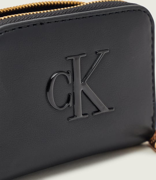 Calvin Klein Calvin Klein Kadın CK Desenli Fermuar Kapamalı Kart Bölmeli Siyah Cüzdan LV04F1154G-UB1