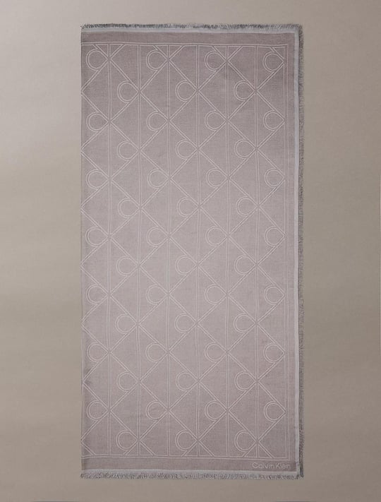 Calvin Klein Calvin Klein Kadın CK Logo Desenli Yumuşak ve Pürüzsüz Kumaşlı Kahverengi Şal & Eşarp & Fular LV04F8077G-VFU