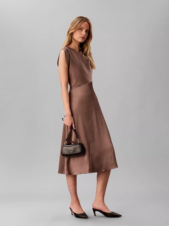 Calvin Klein Calvin Klein Kadın CK Logolu Çapraz Omuz Askılı Deri Fermuar Kapamalı Siyah Çanta LV04F3679G-UB1