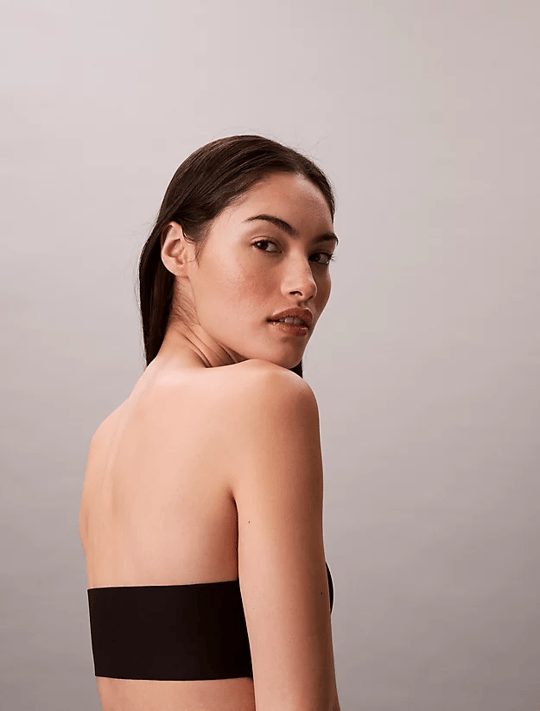 Calvin Klein Calvin Klein Kadın Göğsü Saran Ve Muhteşem Biir Push-up Etkisi Yaratan  İçten Destekli Askısız Siyah Sütyen LV00QF8413-UB1