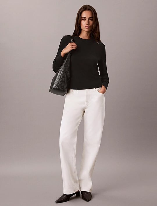 Calvin Klein Calvin Klein Kadın Kabartma Logo Desenli Fermuarlı Ayarlanabilir Omuz Askılı Siyah Çanta LV04F3875G-UB1