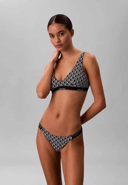 Calvin Klein Calvin Klein Kadın Kalın Askı CK Yazı Desenler Slim fit Süngerli Siyah Bikini Üstü LV00Q61207-32N