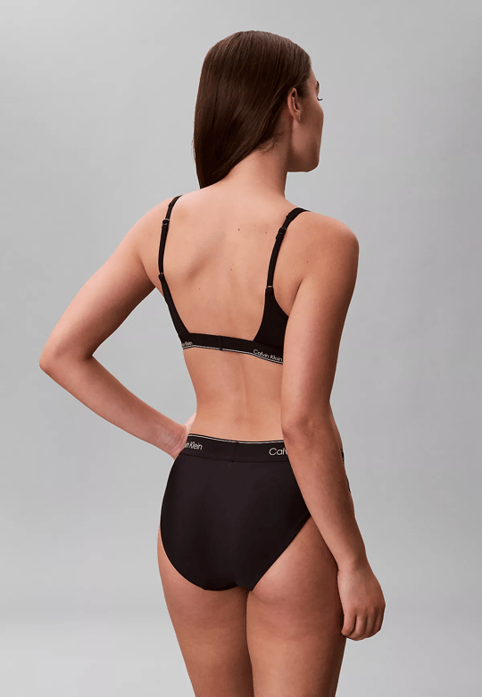Calvin Klein Calvin Klein Kadın Kalın Askı CK Yazı Desenler Slim fit Süngerli Siyah Bikini Üstü LV00Q61207-UB1
