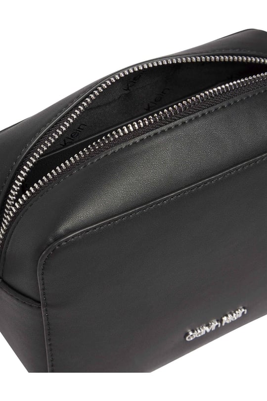 Calvin Klein Calvin Kleın Kadın Logo Ayarlanabilir Askılı Siyah Çanta K60K610293-BAX