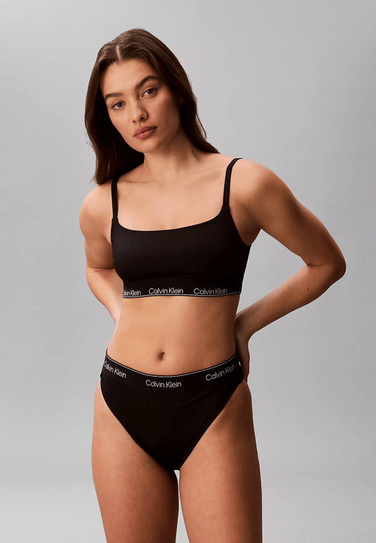 Calvin Klein Calvin Klein Kadın Logo İmzalı Elastik Bel Bantlı Brezilya Kesimi Siyah Bikini Altı LV00Q61131-UB1
