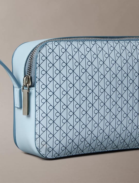 Calvin Klein Calvin Klein Kadın Monogram Logolu Ayarlanabilir Sabit Omuz Askılı Mavi Omuz Çantası LV04F3268G-2XE