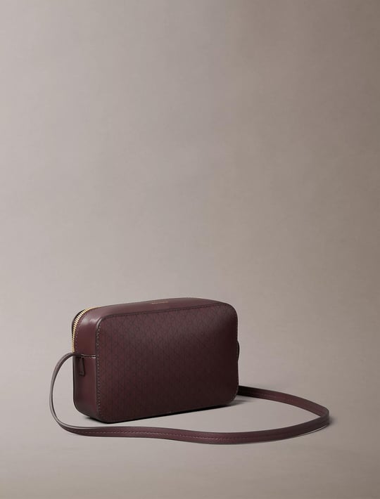 Calvin Klein Calvin Klein Kadın Monogram Logolu Ayarlanabilir Sabit Omuz Askılı Kırmızı Omuz Çantası LV04F3268G-2XD