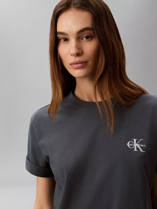 Calvin Klein Calvin Klein Kadın Normal Kalıp Pamuklu Yuvarlak Yakalı CK Logo Baskılı Kısa Kollu Antrasit T-Shirt LV047G826G-CEG