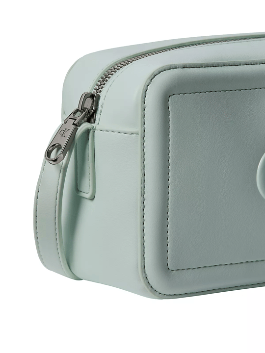 Calvin Klein Calvin Klein Kadın Parlak CK Logolu Fermuarlı Ayarlanabilir Omuz Askılı Gri Çanta LV04F3220G-U3L