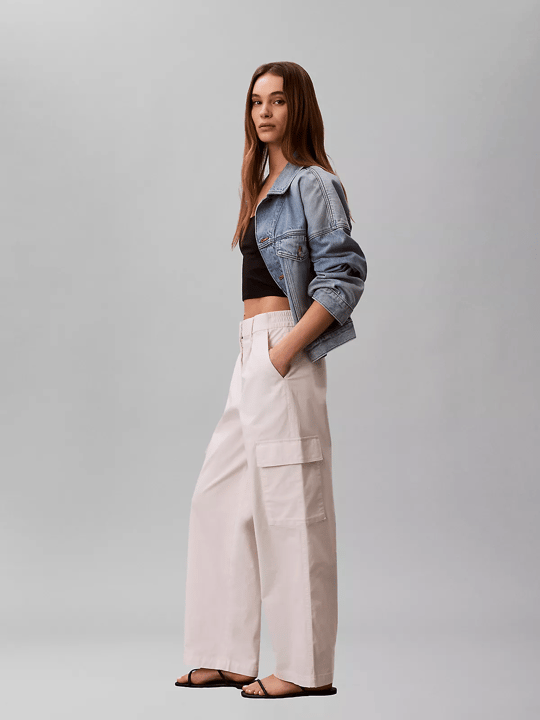 Calvin Klein Calvin Klein Kadın Rahat Kalıp Beli Lastikli Cep Detaylı Geniş Paçalı Beyaz Pantolon LV047F623G-YAS