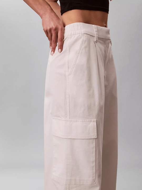 Calvin Klein Calvin Klein Kadın Rahat Kalıp Beli Lastikli Cep Detaylı Geniş Paçalı Beyaz Pantolon LV047F623G-YAS