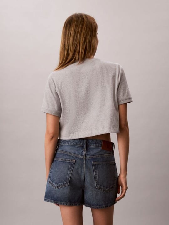 Calvin Klein Calvin Klein Kadın Rahat Kesim Esnek Pamuklu Örme KumaşCK Logo Detaylı Kısa Kollu Crop Gri T-Shirt LV047G288G-P79