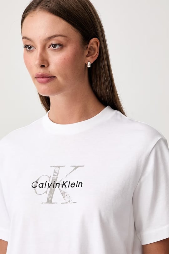 Calvin Klein Calvin Klein Kadın Regular Fit Yuvarlak Yakalı Pamuklu Logo Nakışlı Kısa Kollu Beyaz T-Shirt LV047H802G-YAF