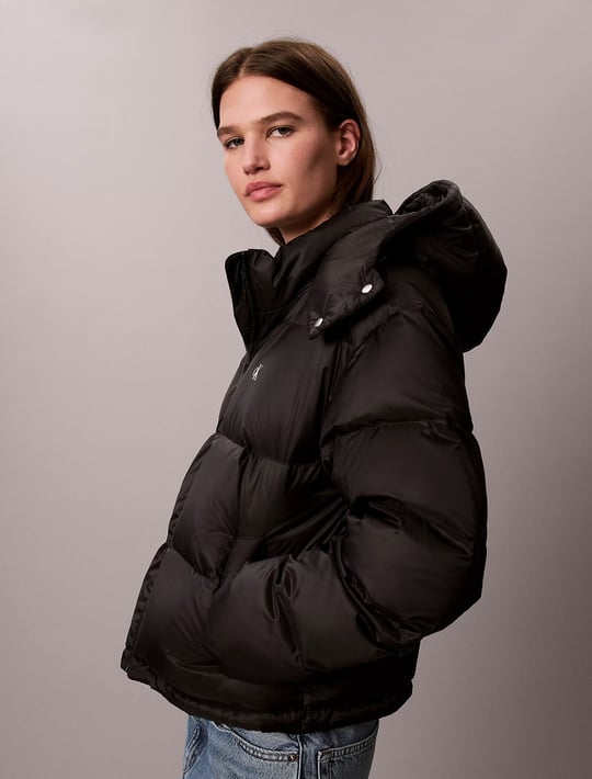 Calvin Klein Calvin Klein Kadın Relaxed Fit Kısa Boy Ördek Tüyü Dolgulu Su İtici Çıkarılabilir Kapüşonlu Şişme Siyah Mont LV047H500G-UB1