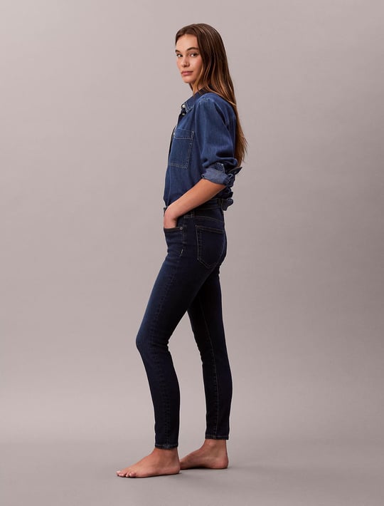 Calvin Klein Calvin Klein Kadın Skinny Fit Yüksek Bel Dar Paça Pamuklu Esnek Denim Lacivert Pantolon LV047B772G-R7C
