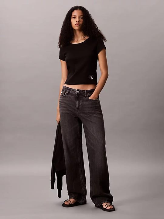 Calvin Klein Calvin Klein Kadın Slim Fit Yuvarlak Yaka Pamuklu Kısa Kollu Siyah T-Shirt LV047C200G-UB1