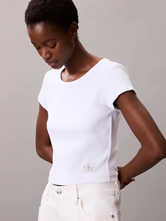 Calvin Klein Calvin Klein Kadın Slim Fit Yuvarlak Yaka Pamuklu Kısa Kollu Beyaz T-Shirt LV047C200G-YAA