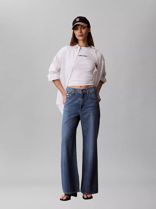 Calvin Klein Calvin Klein Kadın Slim Fit Yuvarlak Yakalı Logo Detaylı Kısa Kollu Beyaz T-Shirt LV047G816G-YAF