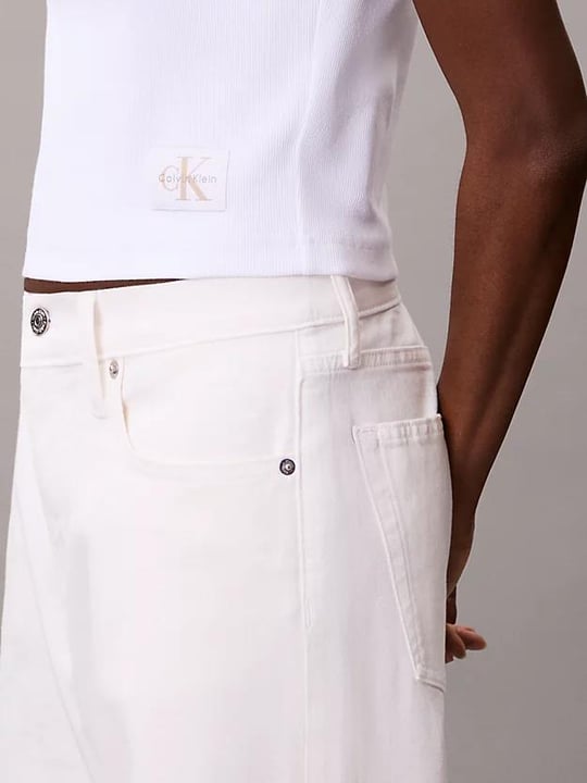 Calvin Klein Calvin Klein Kadın Slim Fit Yuvarlak Yaka Pamuklu Kısa Kollu Beyaz T-Shirt LV047C200G-YAA