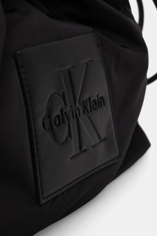 Calvin Klein Calvin Klein Kadın Tekstil Yüzey Büzgülü Kapamalı Ayarlanabilir Çapraz Askılı İç Fermuar Cepli Siyah Çanta LV04F3871G-UB1