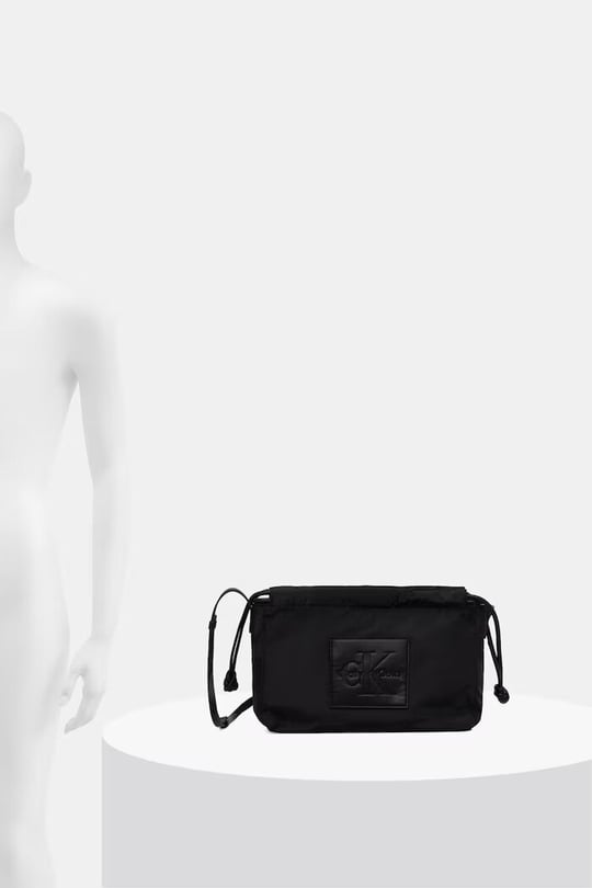 Calvin Klein Calvin Klein Kadın Tekstil Yüzey Büzgülü Kapamalı Ayarlanabilir Çapraz Askılı İç Fermuar Cepli Siyah Çanta LV04F3871G-UB1