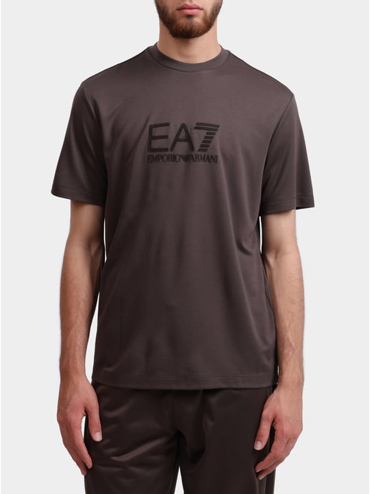 EA7 Ea7 Erkek Normal Kesim Göğüste EA7 Logolu Yuvarlak Yaka Kısa Kollu Kahverengi T-Shirt 7M000092 AF13870-U6139