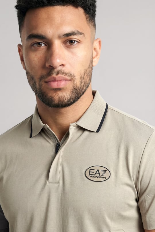 EA7 Ea7 Erkek Vücut Sıcaklığını Sabit Tutan Kumaş Dar Kalıp Logo Desenli Kısa Kollu Bej Polo Yaka T-Shirt 7M001288 AF13520-U6167