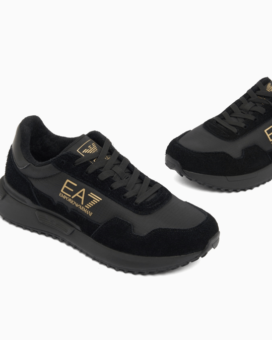 EA7 Ea7 Unısex Düşük Bilekli Rahat Tabanlı Süet Detaylı EA7 Logo Desenli Deri Siyah-Gold Sneaker 7X000380 AF19175-MZ177