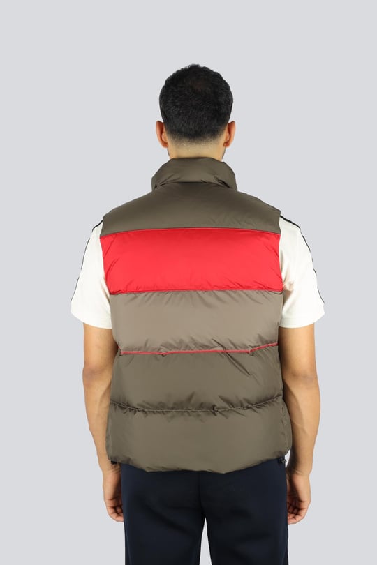 Emporio Armani Emporıo Armani Erkek Dik Yaka Renk Geiş Desenli Şişme Kolsuz Cepli Siyah Yelek EM003270 AF18231-U8120