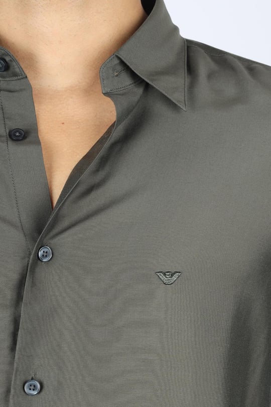 Emporio Armani Emporıo Armani Erkek Göğüste Mikro Kartal İşlemesi Gömlek Yaka Uzun Kol Haki Gömlek EM001537 AF17293-U8120