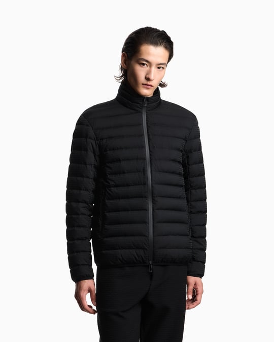 Emporio Armani Emporıo Armani Erkek Normal Kalıp Logo Kuş Tüyü Dolgulu Desenli Kapitone Desenli Uzun Kollu Siyah Ceket EM004953 AF15384-UC001