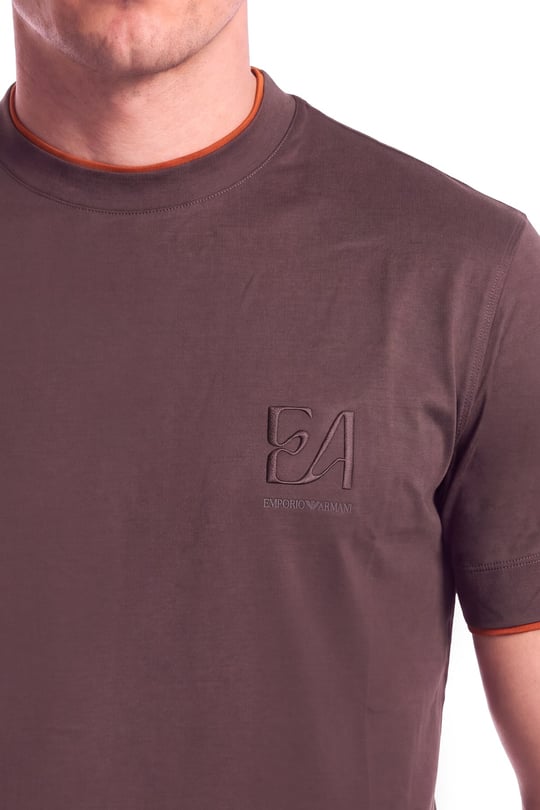 Emporio Armani Emporıo Armani Erkek Normal Kalıp Yuvarlak Yakalı Logo Kabartmalı Kısa Kollu Kahverengi T-Shirt EM006766 AF10017-M6531