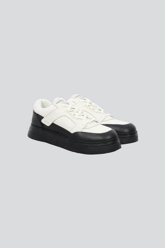 Emporio Armani Emporıo Armani Erkek Yuvarlak Burun Bağcıklı Deri File Detaylı Siyah Sneaker EM002855 AF18018-MC024