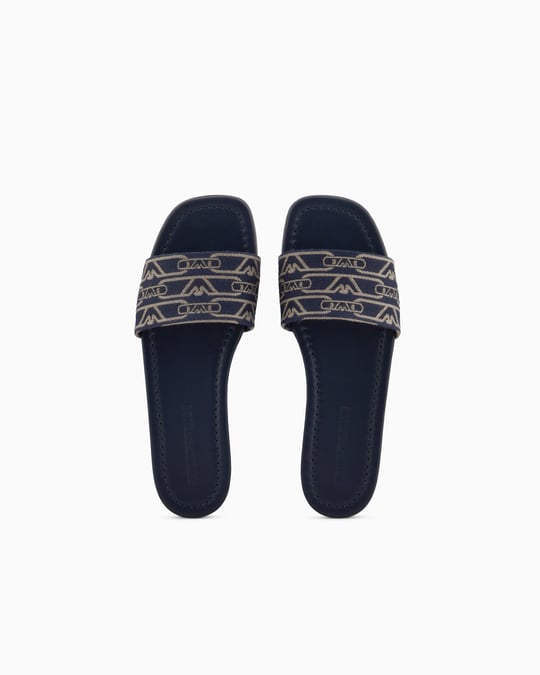 EMPORIO ARMANI Emporıo Armani Kadın Tüm Yüzey Monogram Deri Taban İnce Topuk Lacivert1 Terlik X3P847 XR381-E616