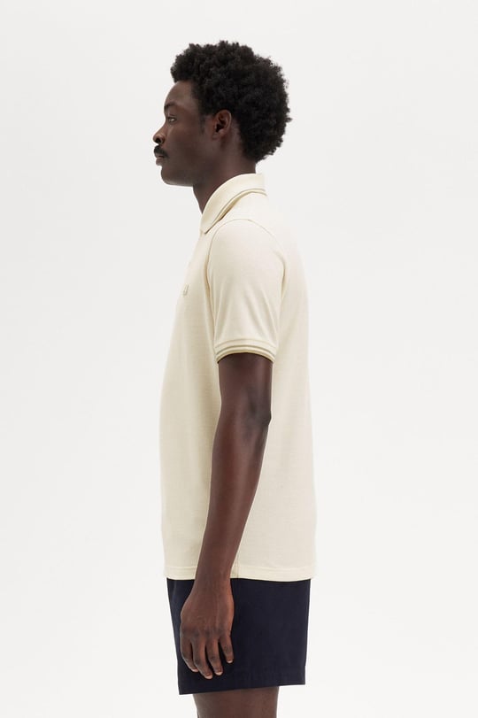 Fred Perry Fred Perry Erkek Çift Manşet ve Yaka Detaylı Kısa Kollu Geleneksel Üretim Ekru T-Shirt M12-Y82
