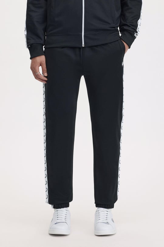 Fred Perry Fred Perry Erkek Dar Kalıp Yanları Logo Bantlı Paçası Lastikli Pamuklu Pike Kumaş Siyah Pantolon T5510-102