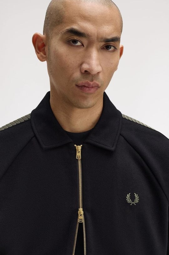 Fred Perry Fred Perry Erkek Normal Kalıp Çentikli Yaka Logo İşlemeli Omuzları Şerit Çizgili Siyah Ceket J1318-102