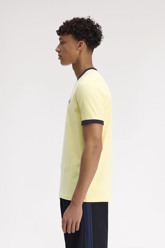Fred Perry Fred Perry Erkek Pamuklu Jarse Kumaş Manşet ve Yuvarlak Yakalı Kısa Kollu Sarı T-Shirt M3519-39A