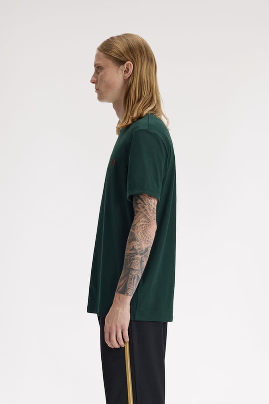 Fred Perry Fred Perry Erkek Pamuklu Jarse Kumaş Manşet ve Yuvarlak Yakalı Kısa Kollu Koyu Yeşil T-Shirt M3519-30A