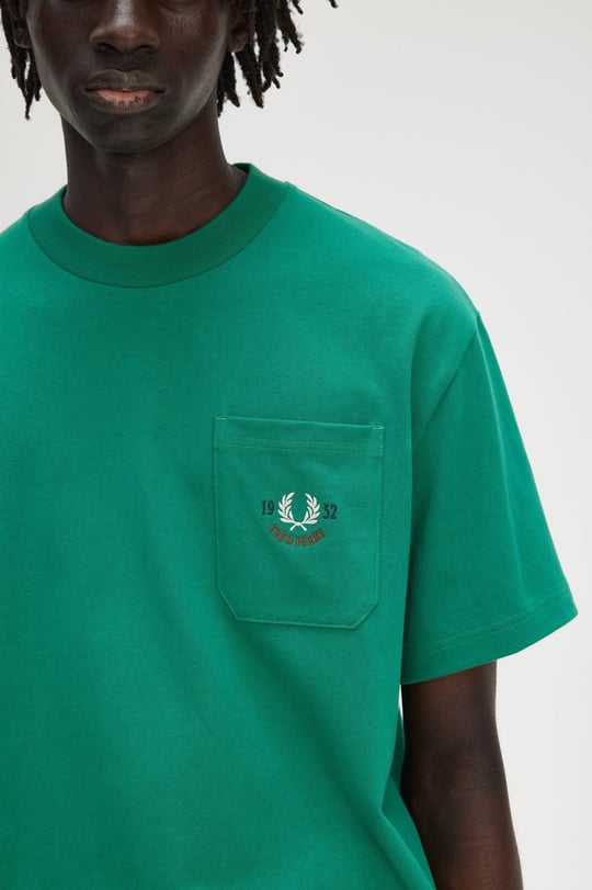 Fred Perry Fred Perry Erkek Rahat Kesim Yuvarlak Yaka %100 Pamuklu Cep Detaylı Kısa Kollu Yeşil T-Shirt M9827-X87
