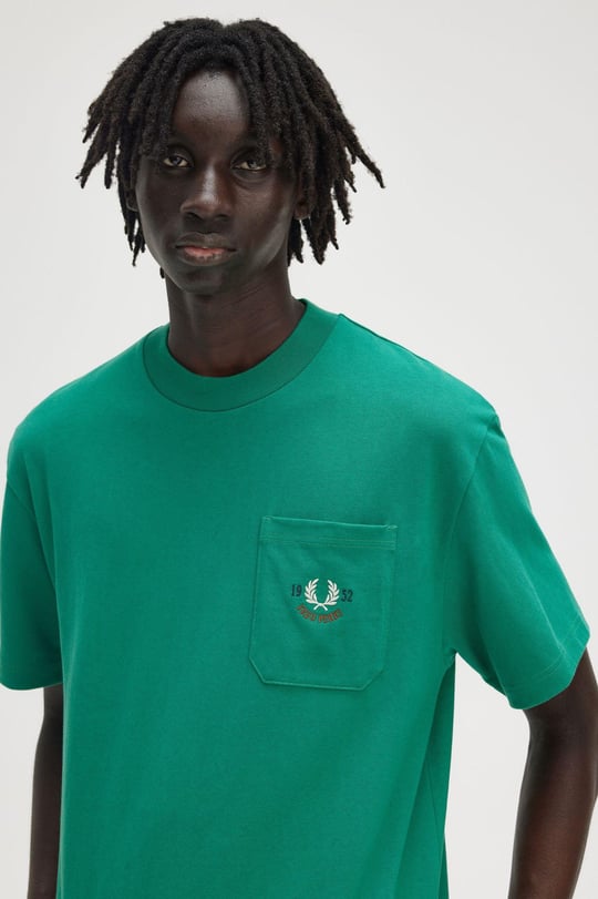 Fred Perry Fred Perry Erkek Rahat Kesim Yuvarlak Yaka %100 Pamuklu Cep Detaylı Kısa Kollu Yeşil T-Shirt M9827-X87