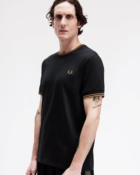 Fred Perry Fred Perry Erkek Regular Fit Kısa Kollu Şerit Detaylı Q27 T-Shirt M1588-Q27